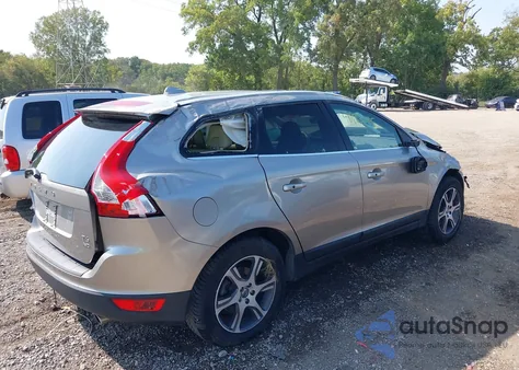 2013 Volvo Xc60 T6 из США, поврежденный, VIN YV4902DZ3D2420337